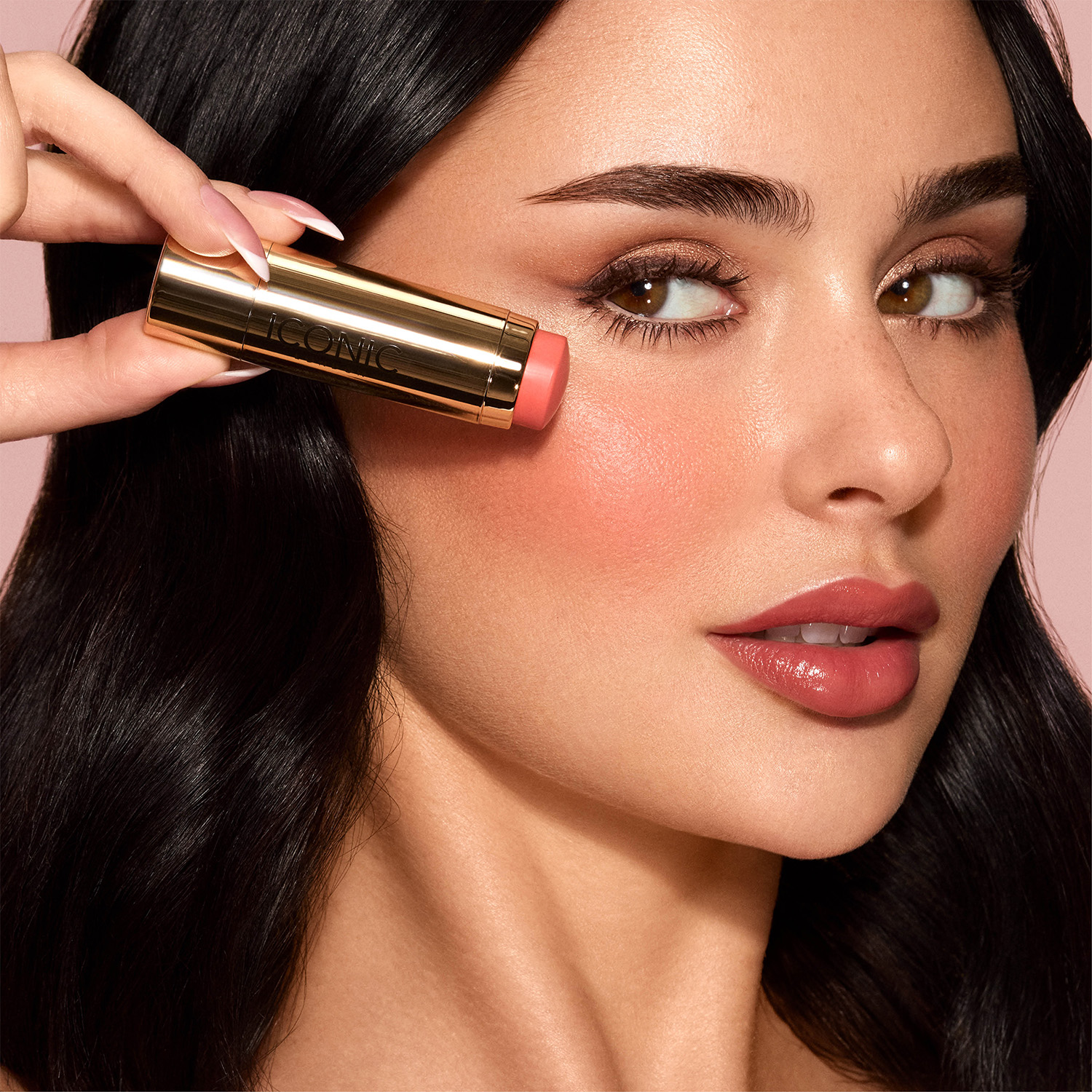 BLURRING BLUSH STICK BY ICONIC LONDON (RUBOR EN BARRA PARA MEJILLAS)
